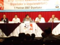 Diyarbakır'da bilişim panelinde